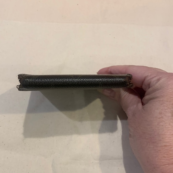 Louis Vuitton bi-fold monogram wallet - Picture 6 of 12